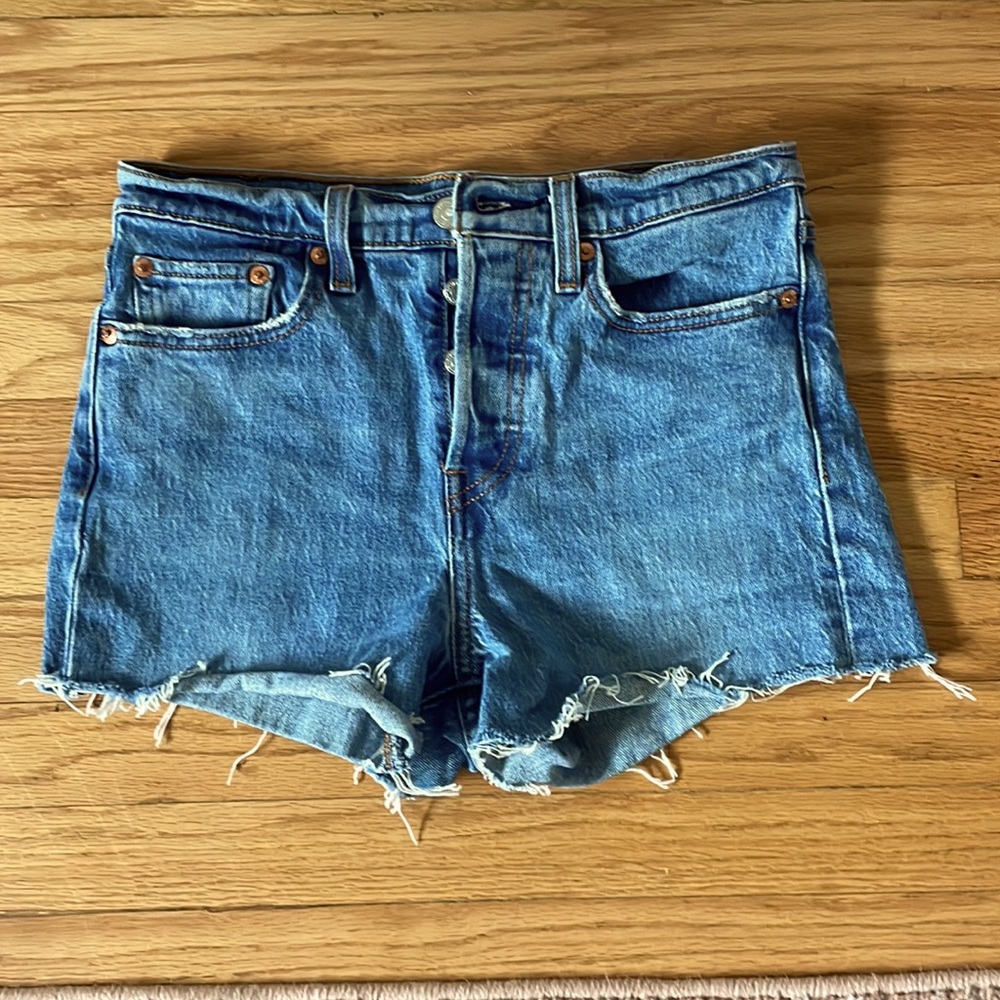 Levi’s Wedgie Shorts